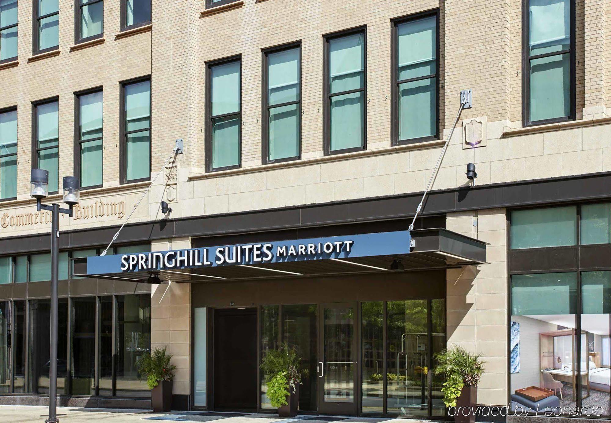 Springhill Suites By Marriott Milwaukee Downtown Exteriör bild